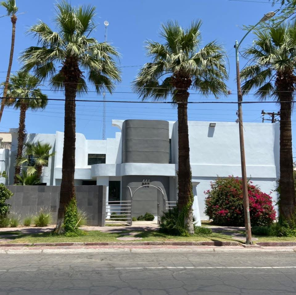 Fachada de la oficina de GCM Emigraciones en Mexicali